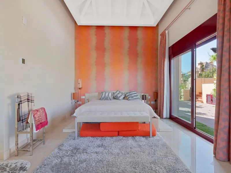 This breathtaking refurbished duplex penthouse offers a stunning beachside retreat, just steps from the wonderful promenade and beaches of San Pedro de Alcántara.  The residence is bathed in natural sunlight throughout the day and features mesmerizing vie
