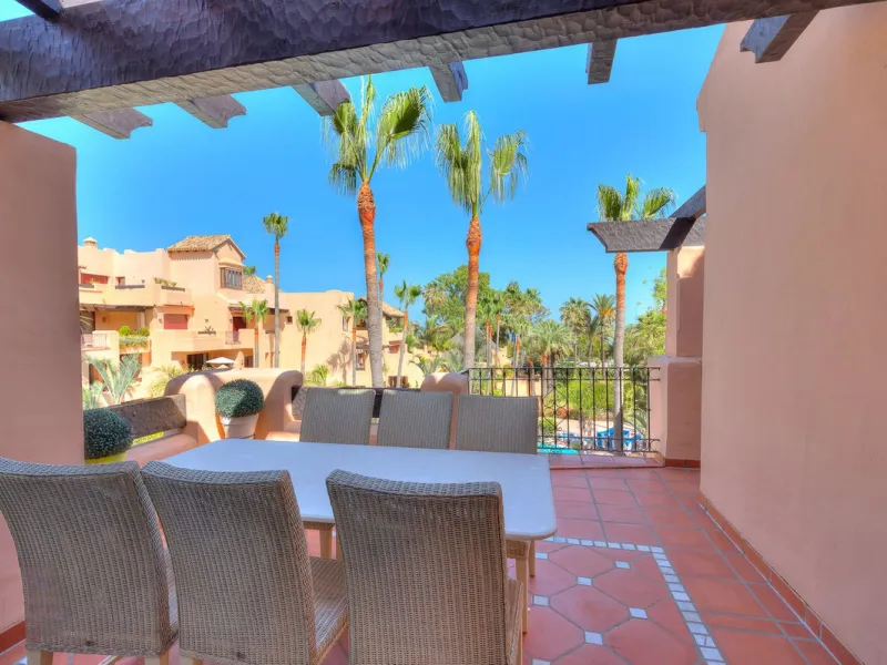 This breathtaking refurbished duplex penthouse offers a stunning beachside retreat, just steps from the wonderful promenade and beaches of San Pedro de Alcántara.  The residence is bathed in natural sunlight throughout the day and features mesmerizing vie