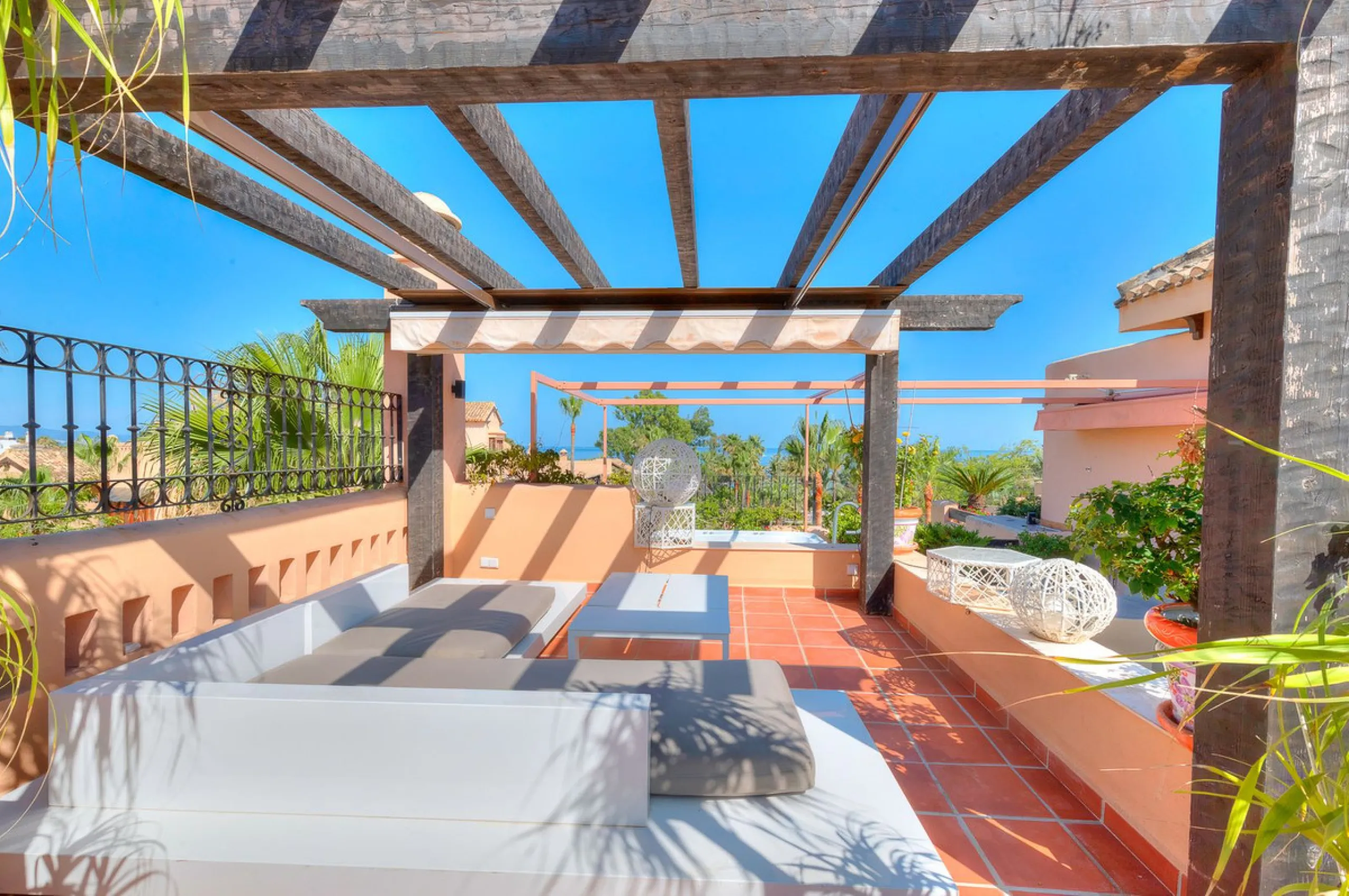 This breathtaking refurbished duplex penthouse offers a stunning beachside retreat, just steps from the wonderful promenade and beaches of San Pedro de Alcántara.  The residence is bathed in natural sunlight throughout the day and features mesmerizing vie