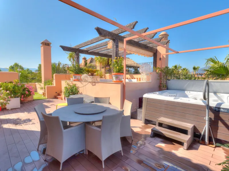 This breathtaking refurbished duplex penthouse offers a stunning beachside retreat, just steps from the wonderful promenade and beaches of San Pedro de Alcántara.  The residence is bathed in natural sunlight throughout the day and features mesmerizing vie