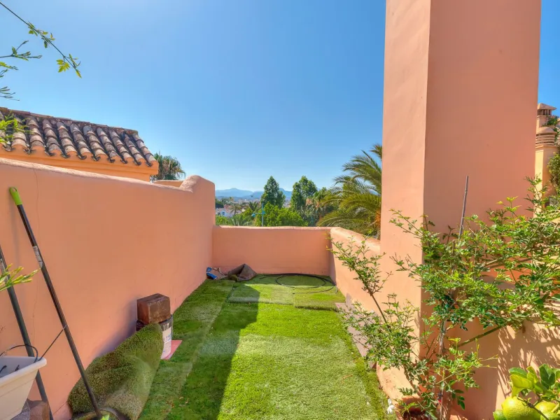 This breathtaking refurbished duplex penthouse offers a stunning beachside retreat, just steps from the wonderful promenade and beaches of San Pedro de Alcántara.  The residence is bathed in natural sunlight throughout the day and features mesmerizing vie