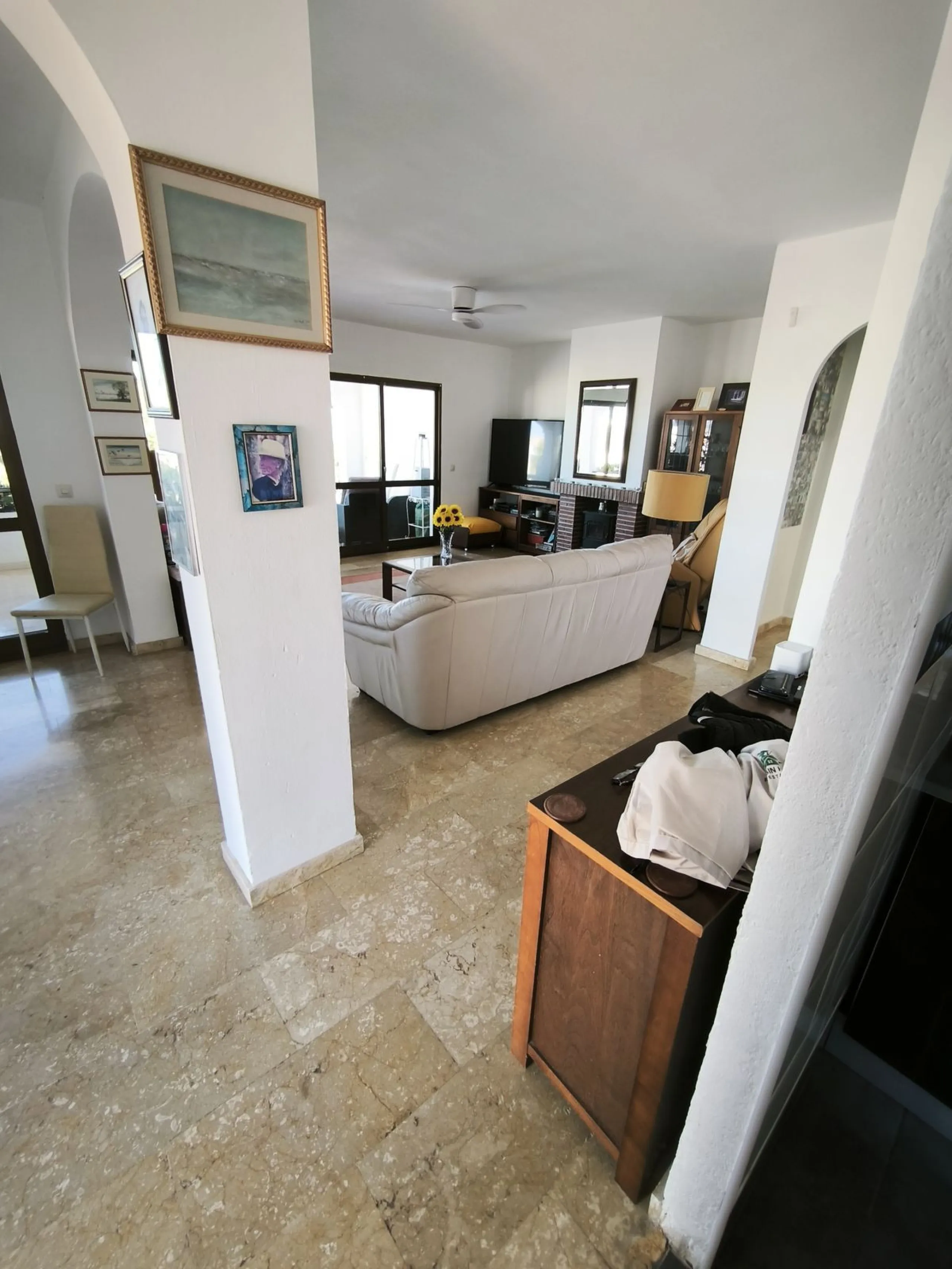 House - Detached Villa в продаже в Mijas, Málaga. В доме 5 спален и 3 ванных комнат. Площадь дома 218 м². Площадь участка 680 м²