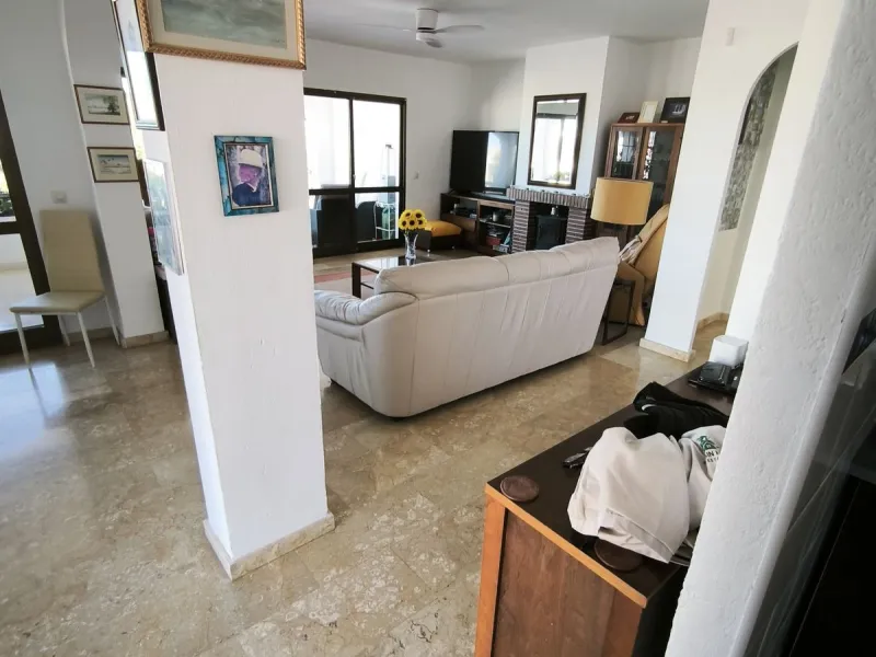 House - Detached Villa в продаже в Mijas, Málaga. В доме 5 спален и 3 ванных комнат. Площадь дома 218 м². Площадь участка 680 м²