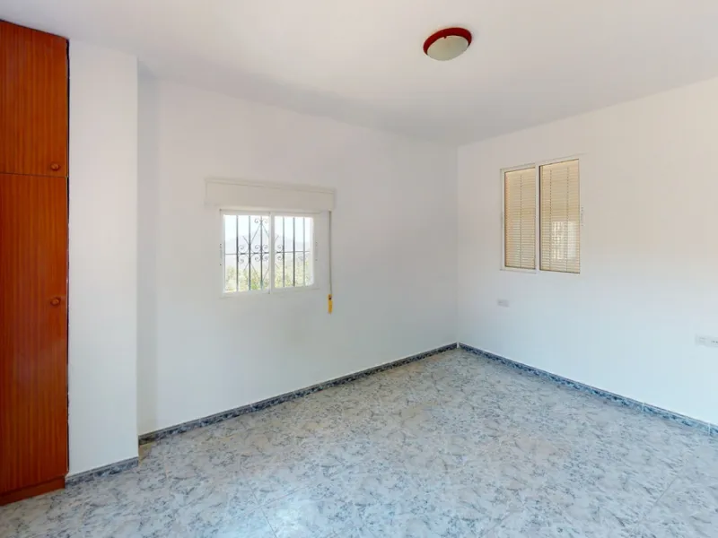 We are pleased to offer you the perfect investment in one of the most beautiful corners of Andalusia. In Comares one of the oldest municipalities of the Axarquia, one of the beautiful white villages, with a lot of historical background. Not far from the v