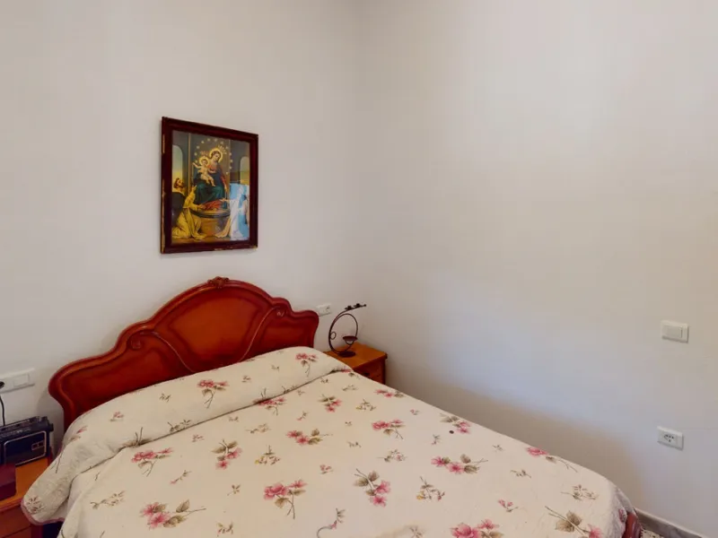We are pleased to offer you the perfect investment in one of the most beautiful corners of Andalusia. In Comares one of the oldest municipalities of the Axarquia, one of the beautiful white villages, with a lot of historical background. Not far from the v