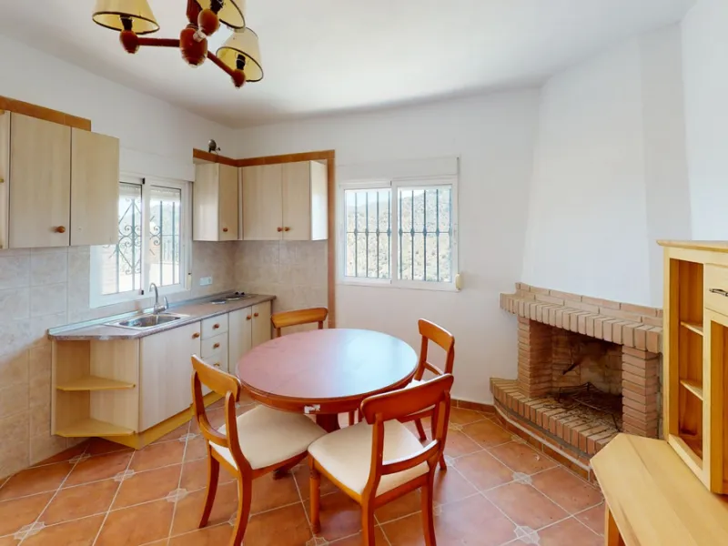 We are pleased to offer you the perfect investment in one of the most beautiful corners of Andalusia. In Comares one of the oldest municipalities of the Axarquia, one of the beautiful white villages, with a lot of historical background. Not far from the v