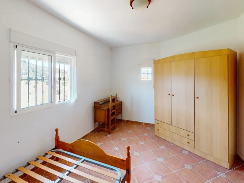 We are pleased to offer you the perfect investment in one of the most beautiful corners of Andalusia. In Comares one of the oldest municipalities of the Axarquia, one of the beautiful white villages, with a lot of historical background. Not far from the v