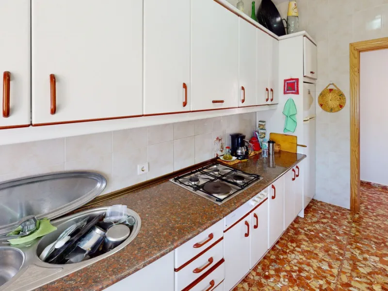 We are pleased to offer you the perfect investment in one of the most beautiful corners of Andalusia. In Comares one of the oldest municipalities of the Axarquia, one of the beautiful white villages, with a lot of historical background. Not far from the v