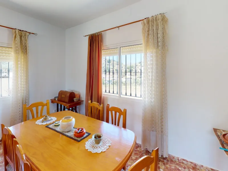 We are pleased to offer you the perfect investment in one of the most beautiful corners of Andalusia. In Comares one of the oldest municipalities of the Axarquia, one of the beautiful white villages, with a lot of historical background. Not far from the v