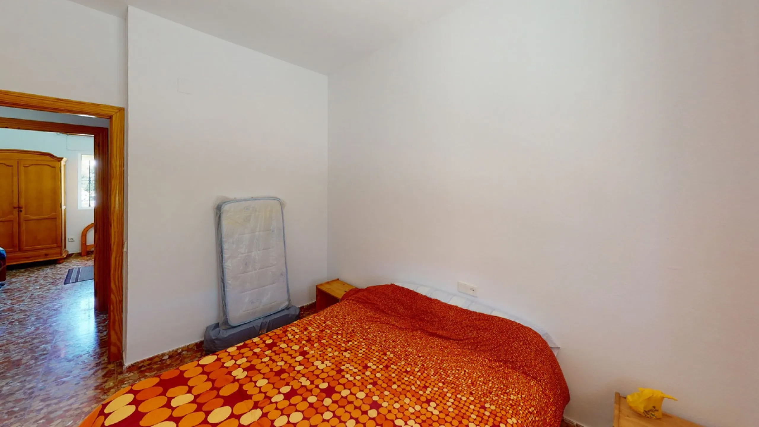 We are pleased to offer you the perfect investment in one of the most beautiful corners of Andalusia. In Comares one of the oldest municipalities of the Axarquia, one of the beautiful white villages, with a lot of historical background. Not far from the v