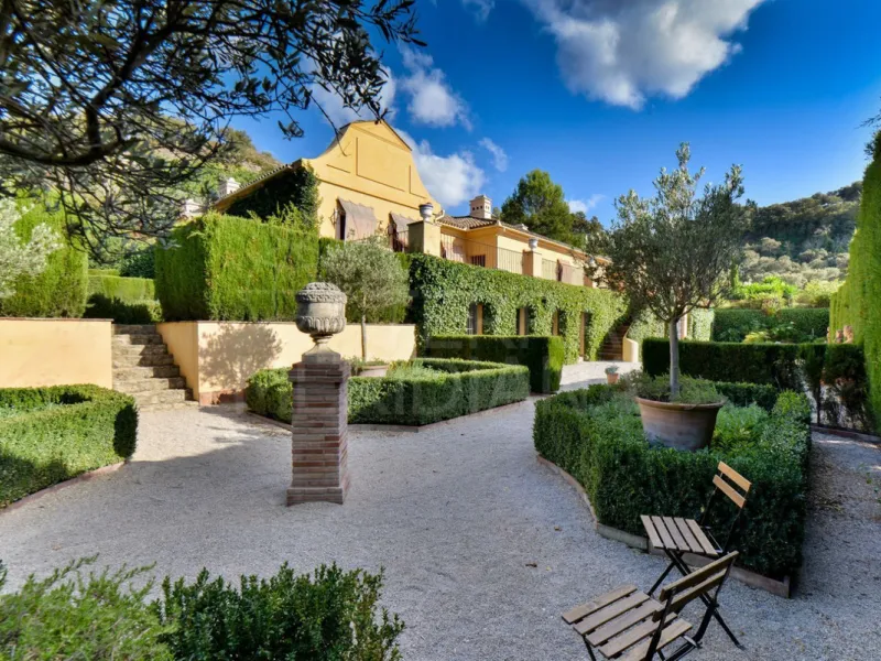 House - Finca - Cortijo в продаже в Ronda, Málaga. В доме 6 спален и 6 ванных комнат. Площадь дома 628 м². Площадь участка 245539 м²