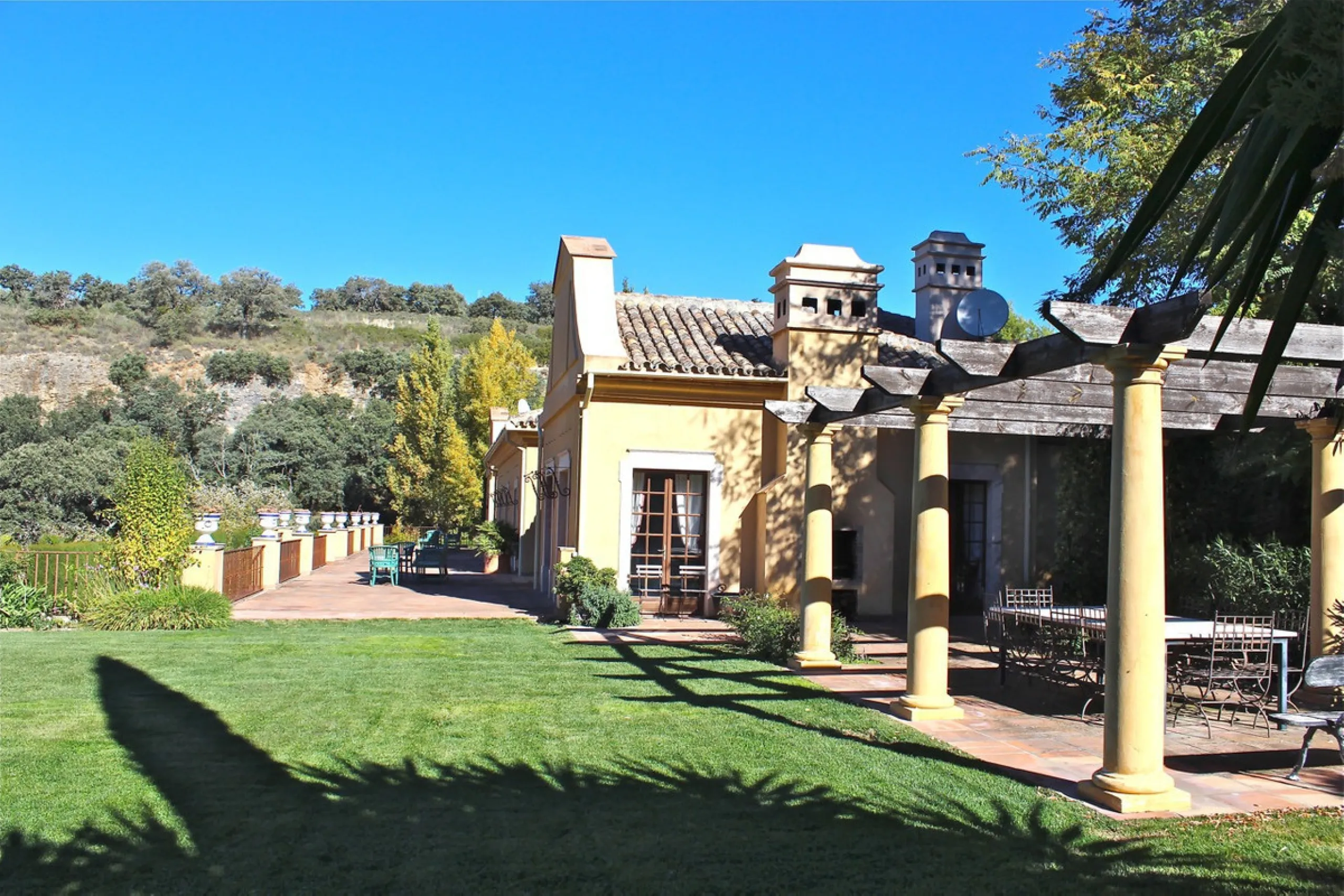 House - Finca - Cortijo в продаже в Ronda, Málaga. В доме 6 спален и 6 ванных комнат. Площадь дома 628 м². Площадь участка 245539 м²