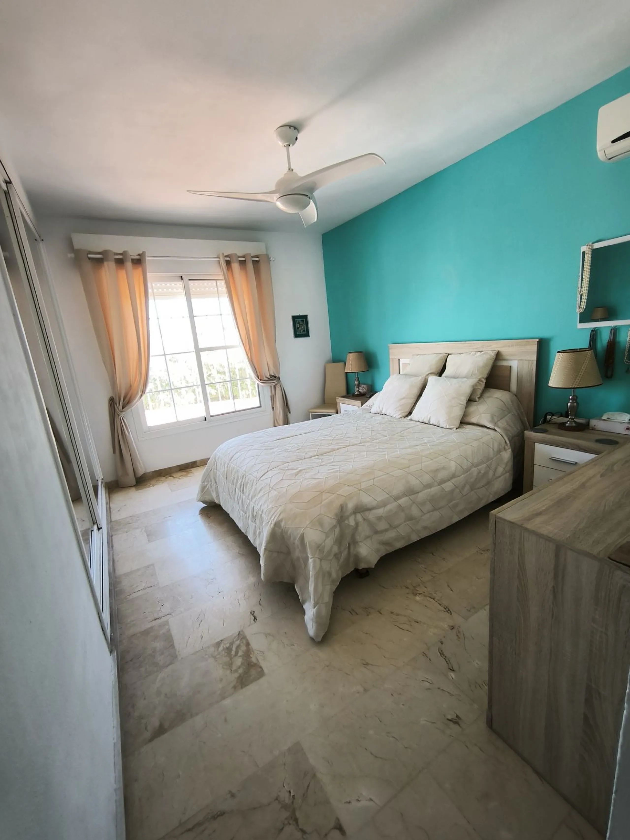 House - Detached Villa в продаже в Mijas, Málaga. В доме 5 спален и 3 ванных комнат. Площадь дома 218 м². Площадь участка 680 м²