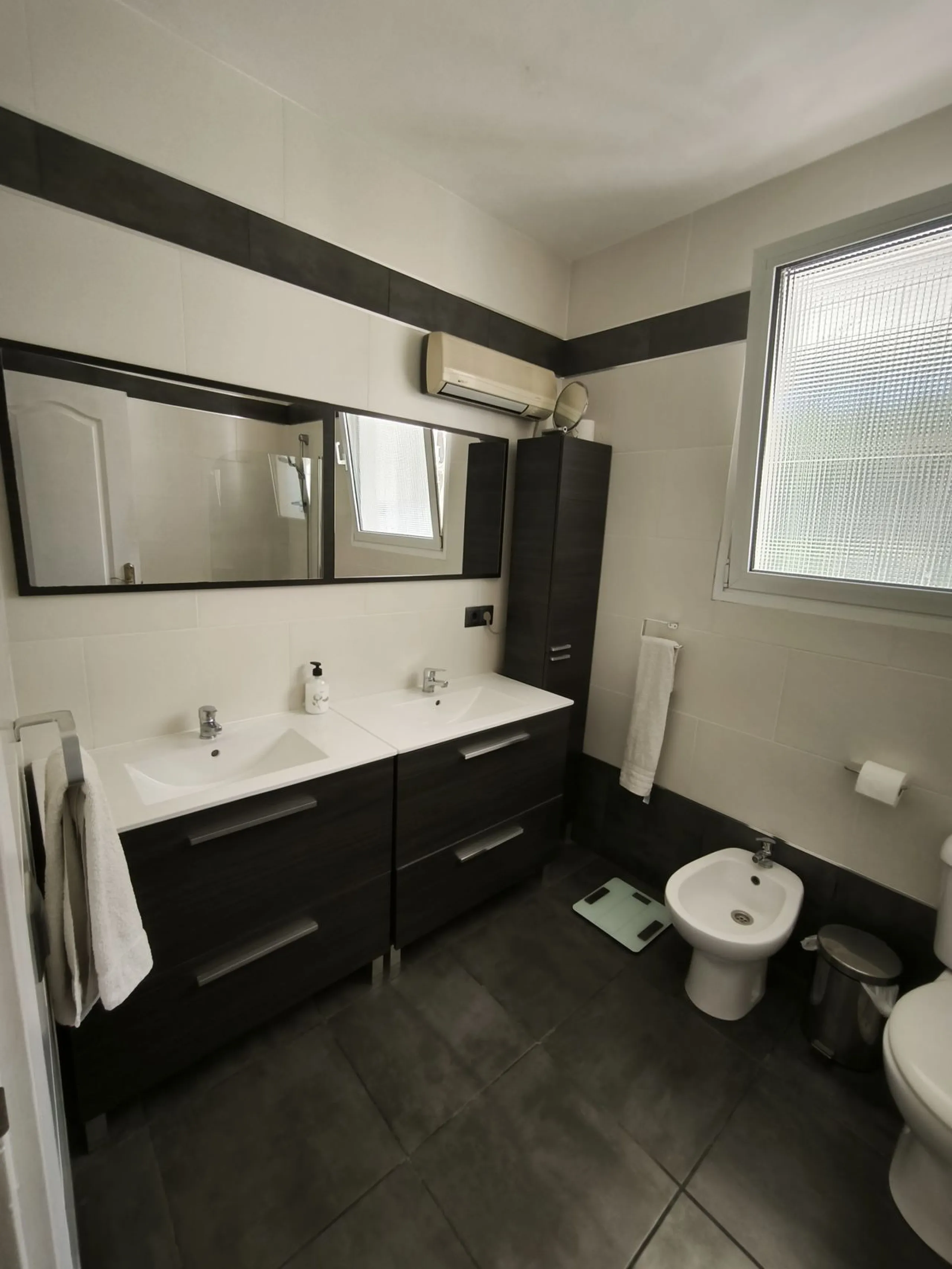 House - Detached Villa в продаже в Mijas, Málaga. В доме 5 спален и 3 ванных комнат. Площадь дома 218 м². Площадь участка 680 м²