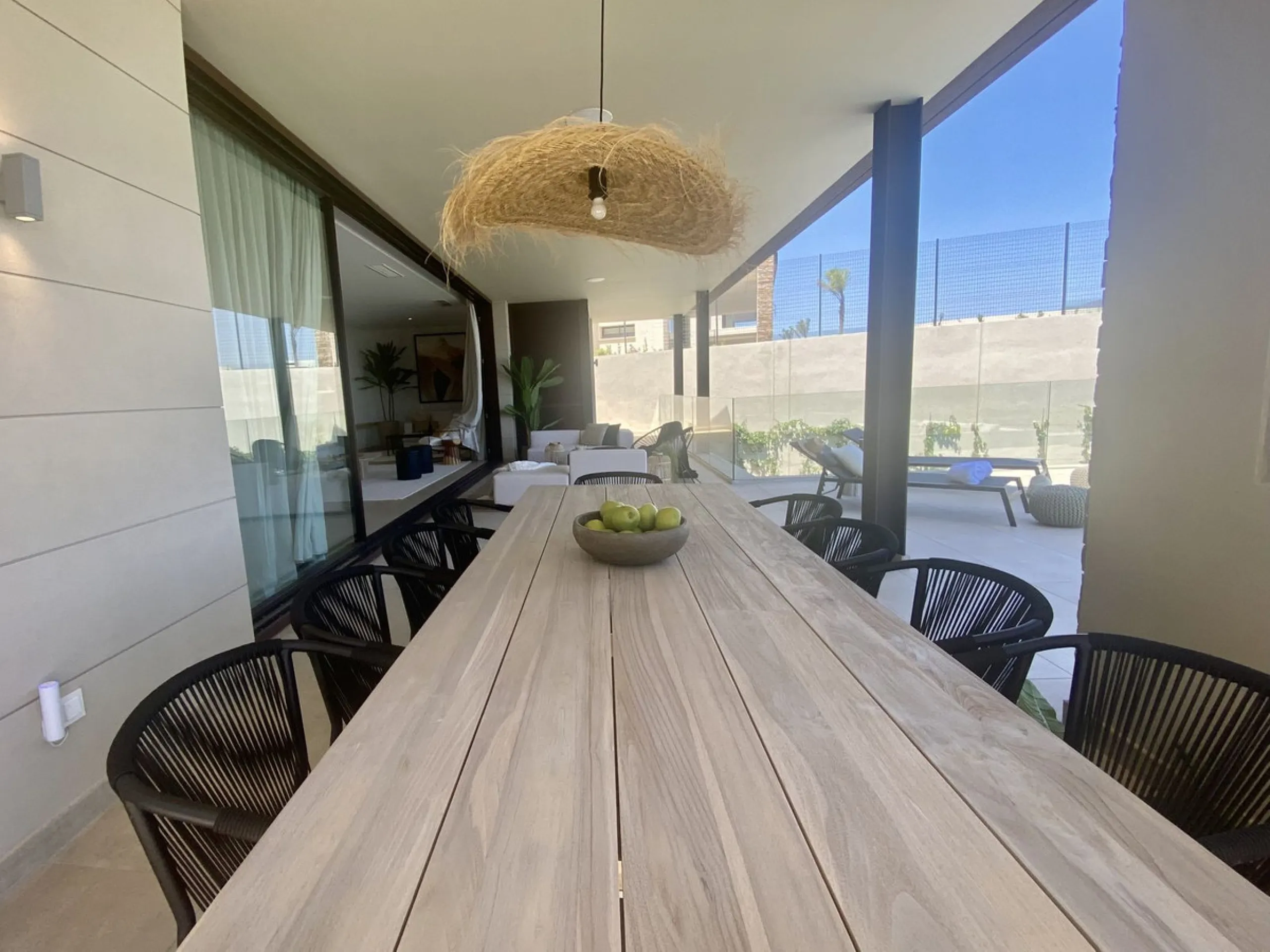 House - Detached Villa в продаже в Benahavís, Málaga. В доме 5 спален и 5 ванных комнат. Площадь дома 500 м². Площадь участка 756 м²