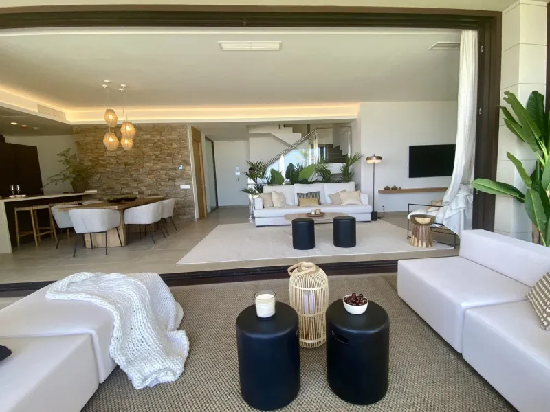 House - Detached Villa в продаже в Benahavís, Málaga. В доме 5 спален и 5 ванных комнат. Площадь дома 500 м². Площадь участка 756 м²
