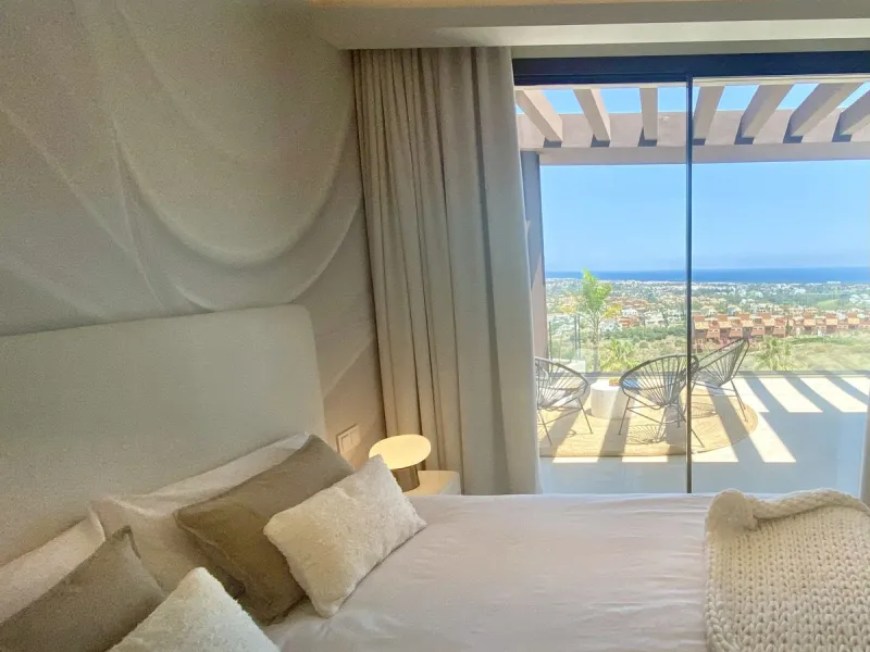 House - Detached Villa в продаже в Benahavís, Málaga. В доме 5 спален и 5 ванных комнат. Площадь дома 500 м². Площадь участка 756 м²