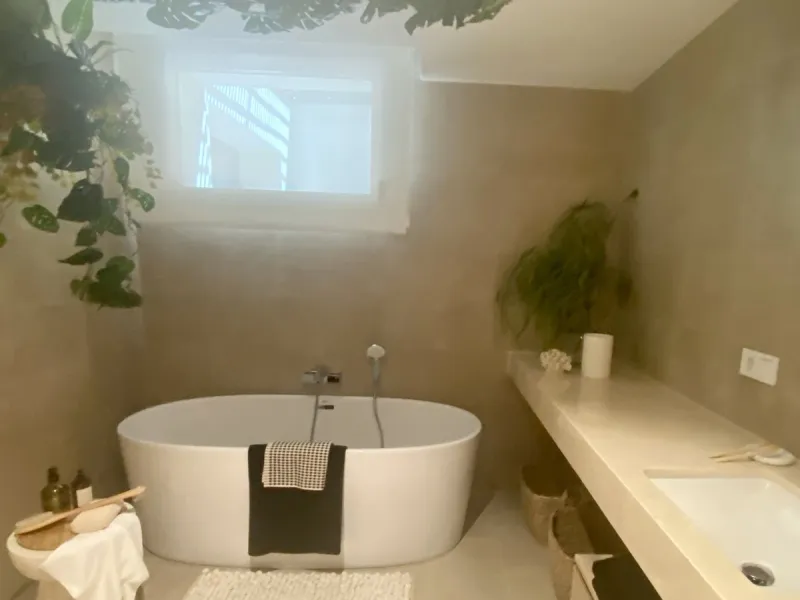 House - Detached Villa в продаже в Benahavís, Málaga. В доме 5 спален и 5 ванных комнат. Площадь дома 500 м². Площадь участка 756 м²