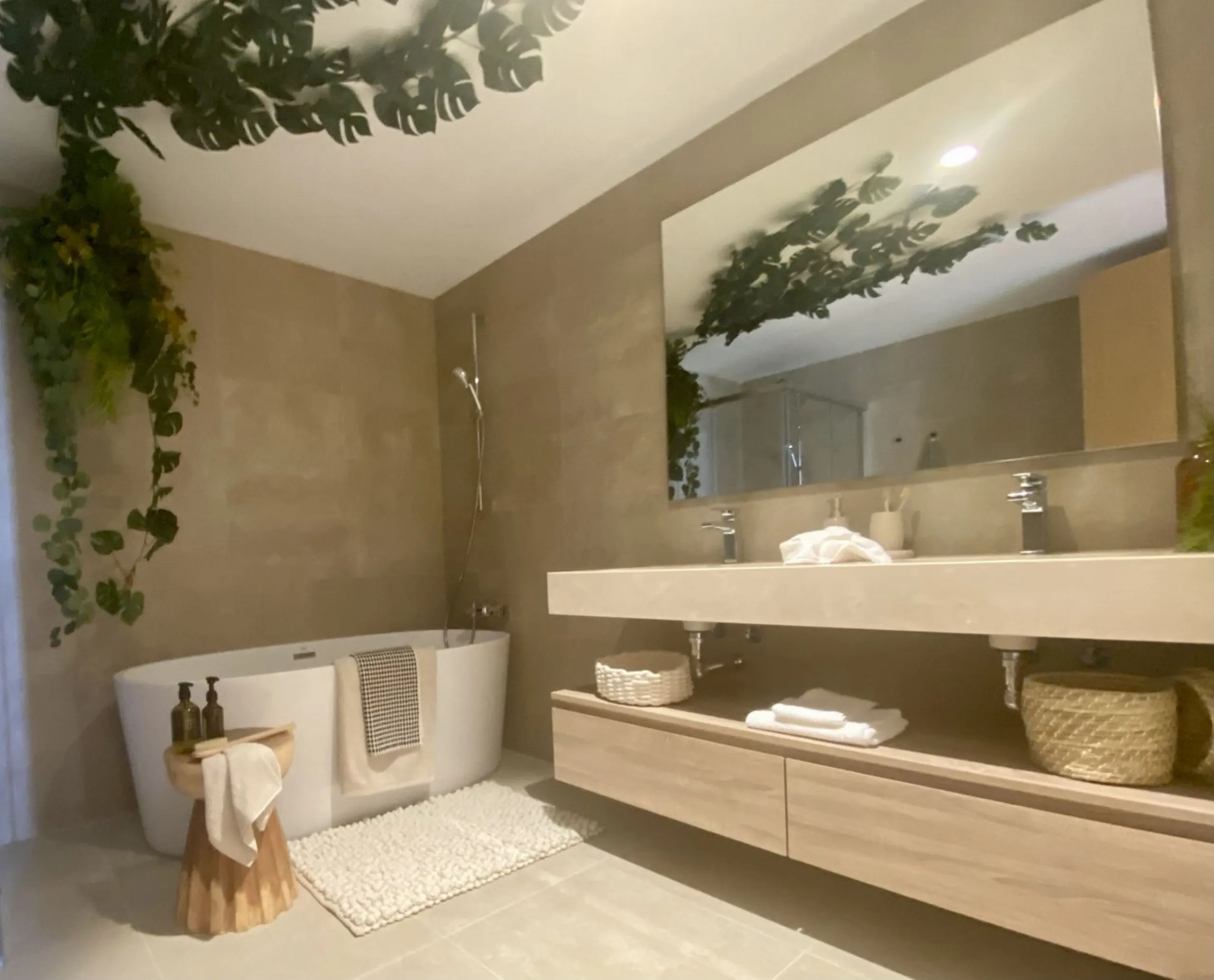 House - Detached Villa в продаже в Benahavís, Málaga. В доме 5 спален и 5 ванных комнат. Площадь дома 500 м². Площадь участка 756 м²