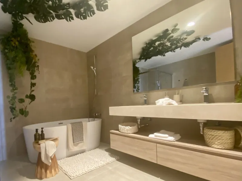 House - Detached Villa в продаже в Benahavís, Málaga. В доме 5 спален и 5 ванных комнат. Площадь дома 500 м². Площадь участка 756 м²