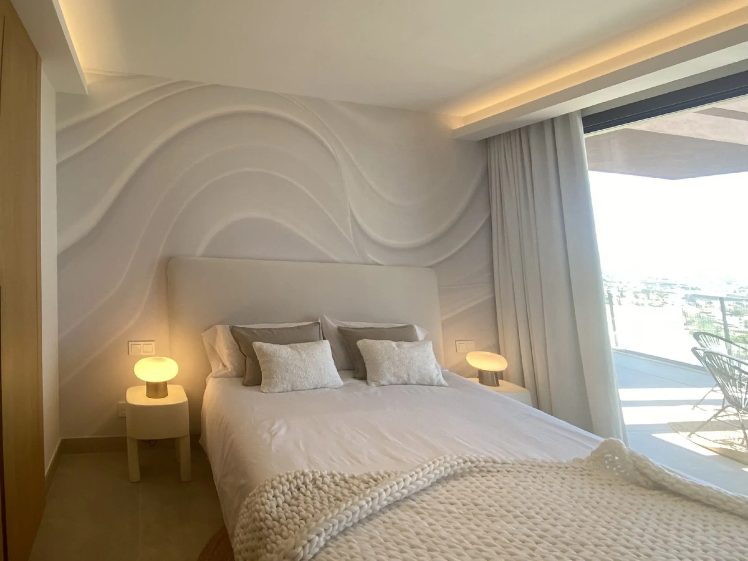 House - Detached Villa в продаже в Benahavís, Málaga. В доме 5 спален и 5 ванных комнат. Площадь дома 500 м². Площадь участка 756 м²