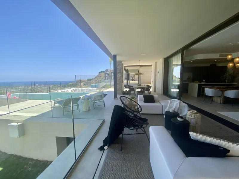 House - Detached Villa в продаже в Benahavís, Málaga. В доме 5 спален и 5 ванных комнат. Площадь дома 500 м². Площадь участка 756 м²