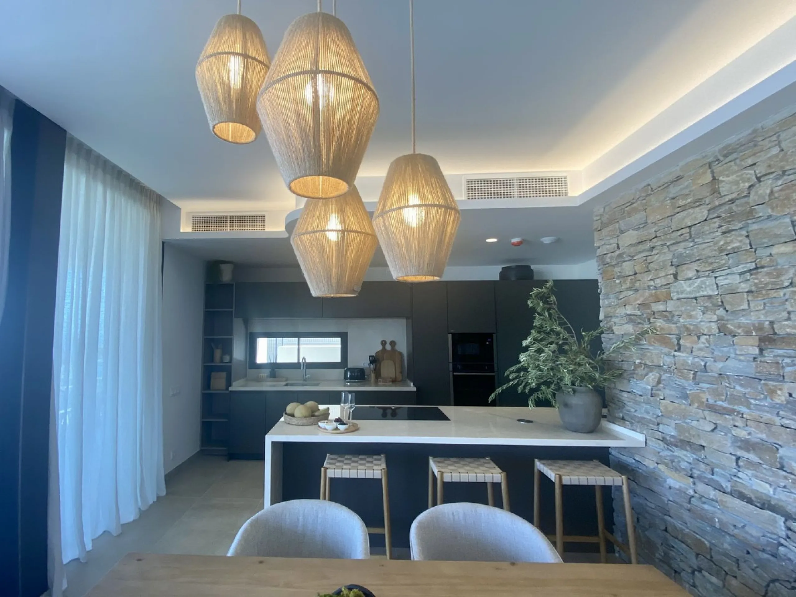 House - Detached Villa в продаже в Benahavís, Málaga. В доме 5 спален и 5 ванных комнат. Площадь дома 500 м². Площадь участка 756 м²