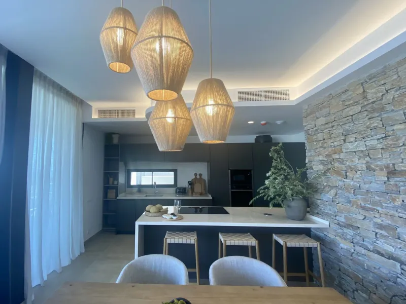 House - Detached Villa в продаже в Benahavís, Málaga. В доме 5 спален и 5 ванных комнат. Площадь дома 500 м². Площадь участка 756 м²