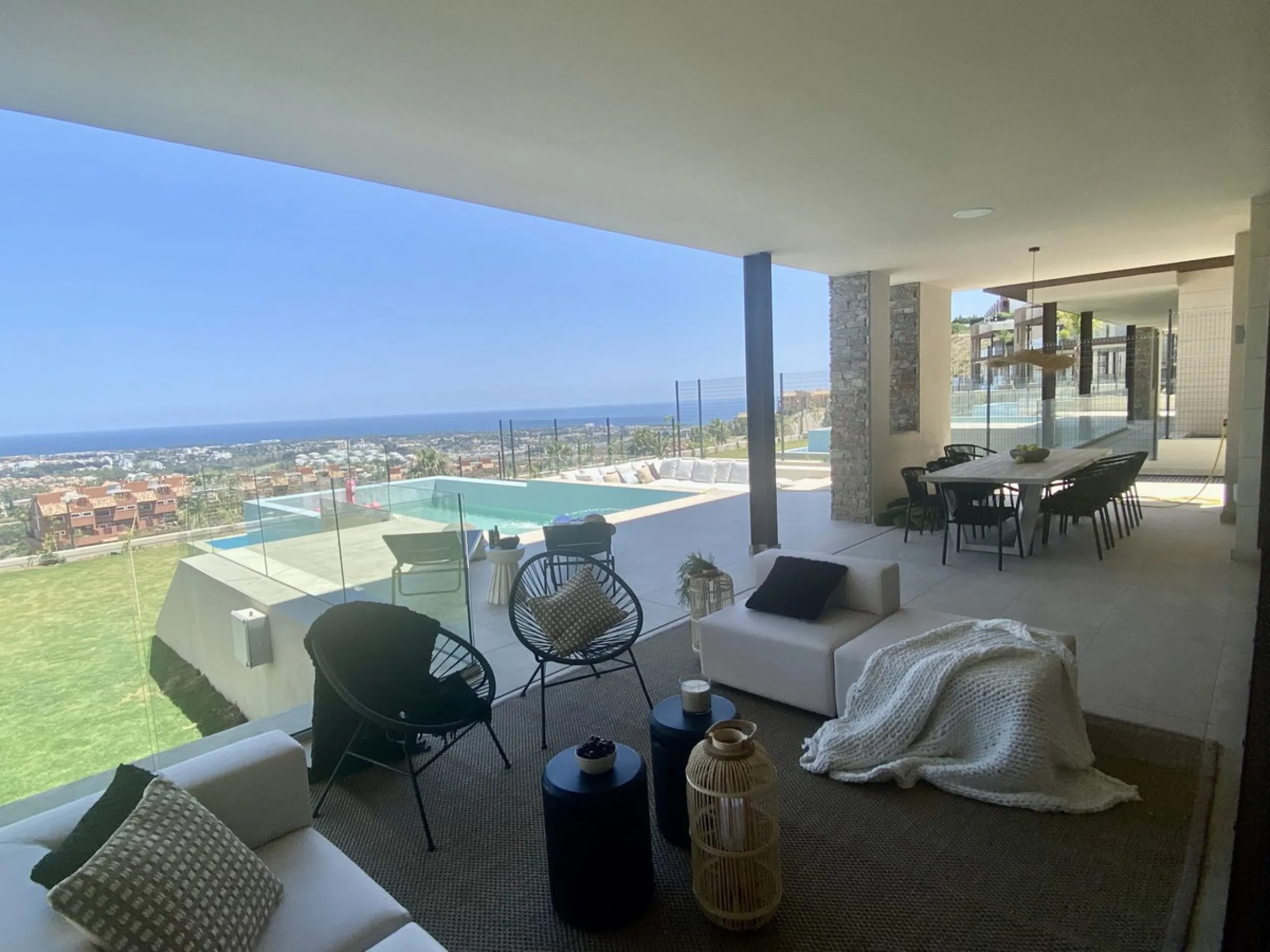 House - Detached Villa в продаже в Benahavís, Málaga. В доме 5 спален и 5 ванных комнат. Площадь дома 500 м². Площадь участка 756 м²