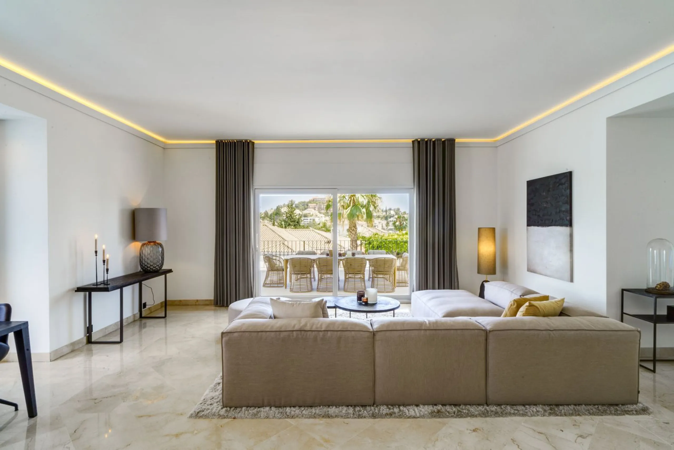 Settled in a small gated community, with views over the golf, this property surely is a gem.