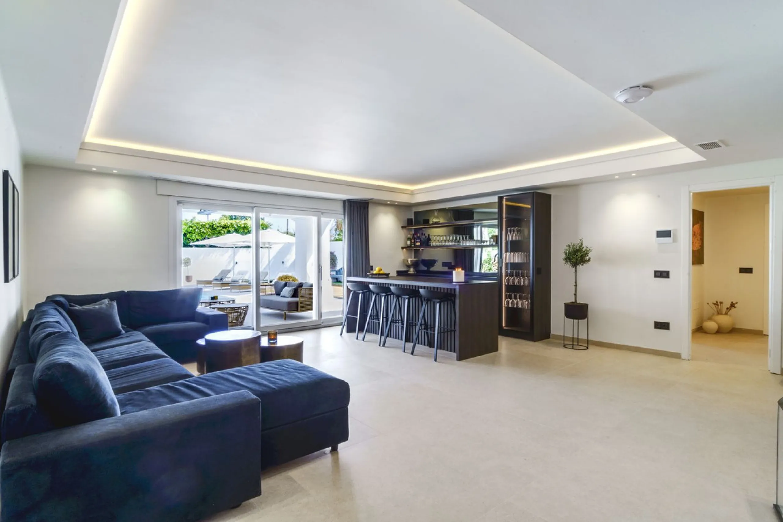 Settled in a small gated community, with views over the golf, this property surely is a gem.