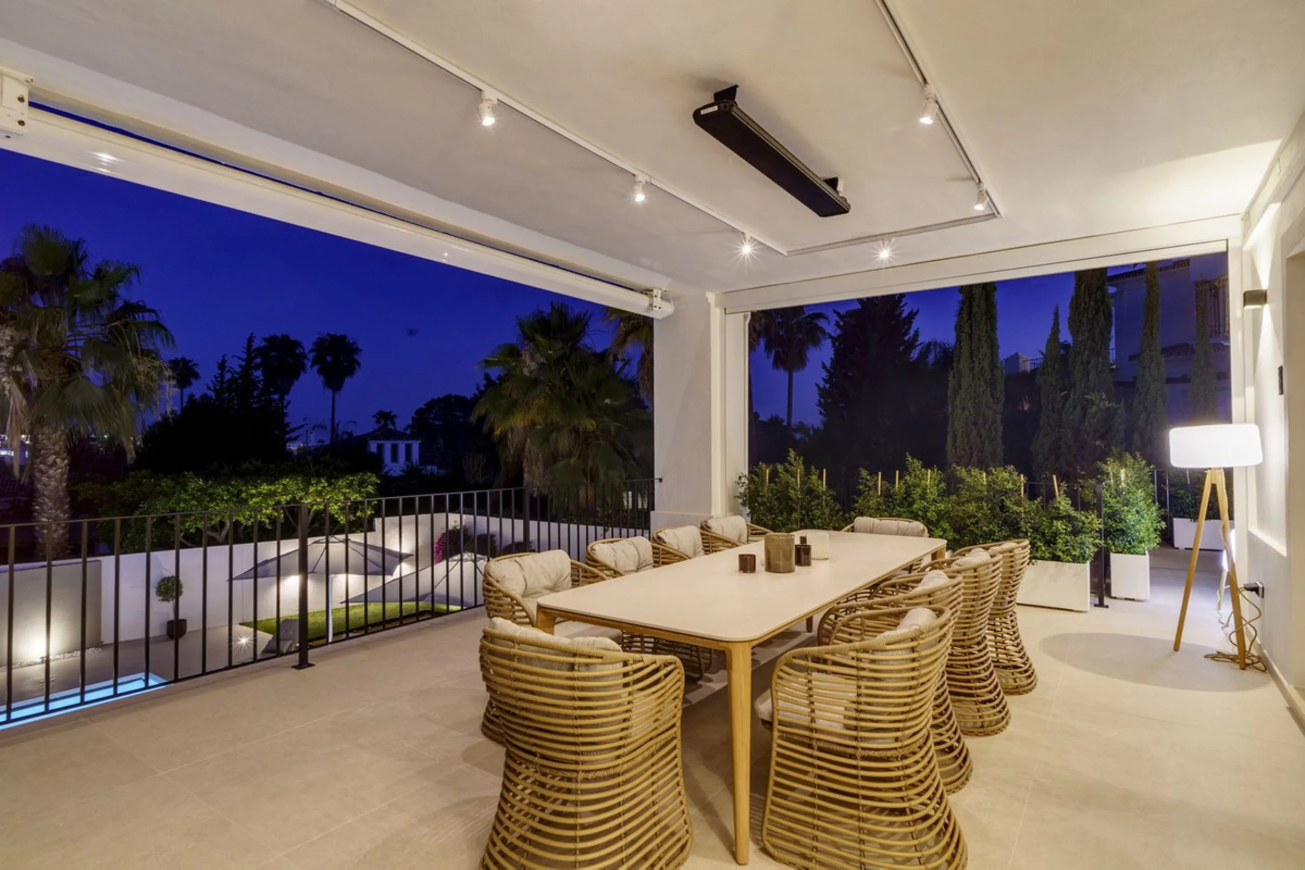 Settled in a small gated community, with views over the golf, this property surely is a gem.