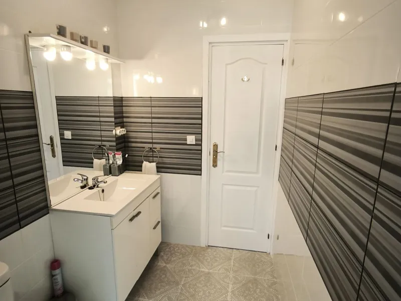 House - Detached Villa в продаже в Mijas, Málaga. В доме 5 спален и 3 ванных комнат. Площадь дома 218 м². Площадь участка 680 м²
