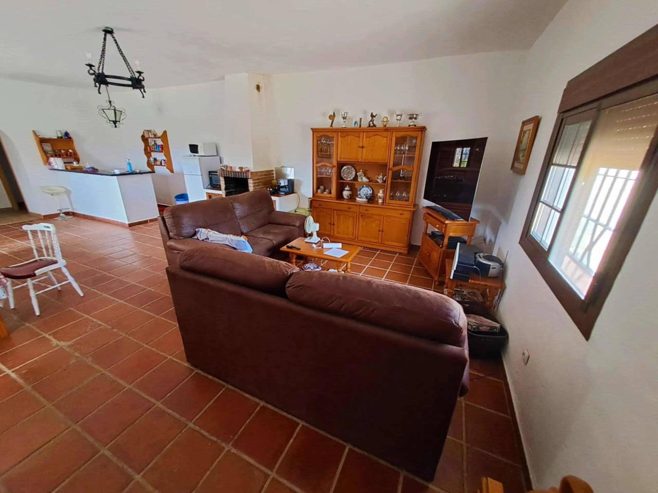 Plot of walnut trees of almost 5.000 m2 next to the Lagunas de Mijas. It is an agricultural property with electricity and water, it has a quarterly water cost of 150 euros fixed, so with 50 euros per month you have all the necessary water for the farm. On