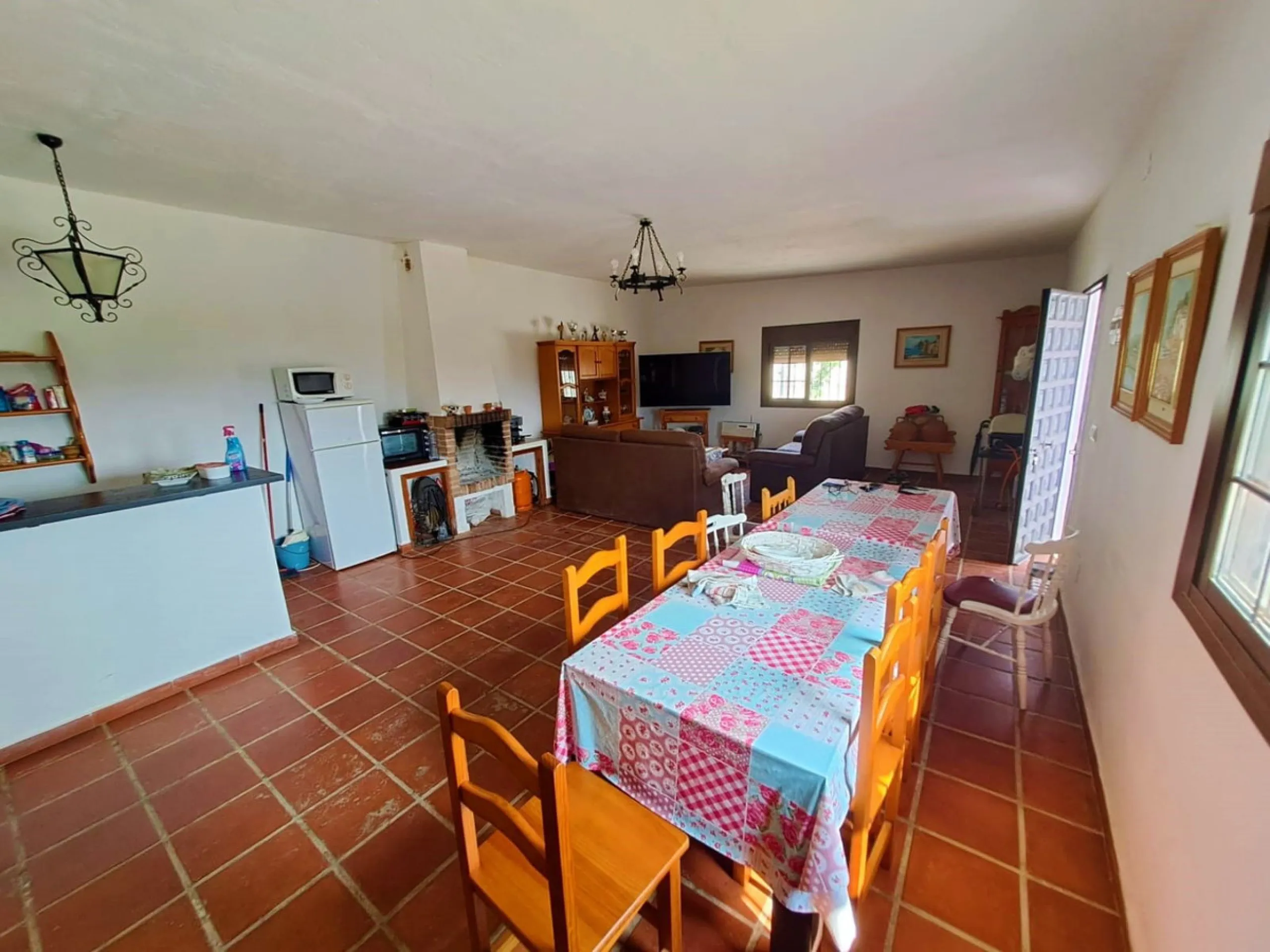 Plot of walnut trees of almost 5.000 m2 next to the Lagunas de Mijas. It is an agricultural property with electricity and water, it has a quarterly water cost of 150 euros fixed, so with 50 euros per month you have all the necessary water for the farm. On