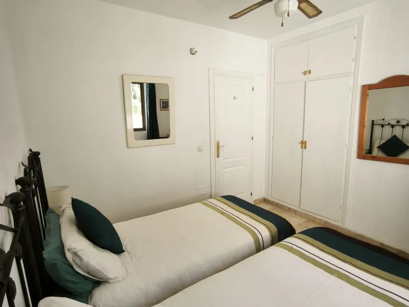 House - Detached Villa в продаже в Mijas, Málaga. В доме 5 спален и 3 ванных комнат. Площадь дома 218 м². Площадь участка 680 м²