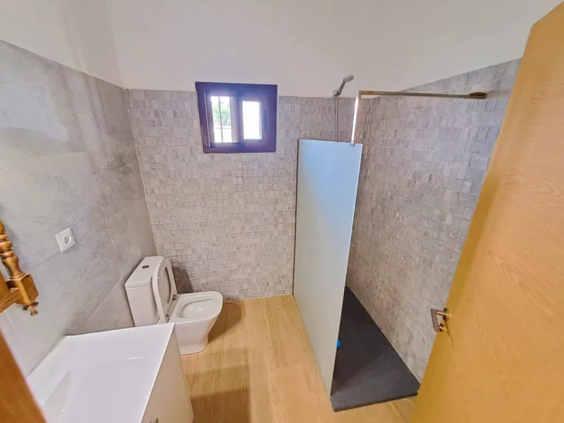 Plot of walnut trees of almost 5.000 m2 next to the Lagunas de Mijas. It is an agricultural property with electricity and water, it has a quarterly water cost of 150 euros fixed, so with 50 euros per month you have all the necessary water for the farm. On