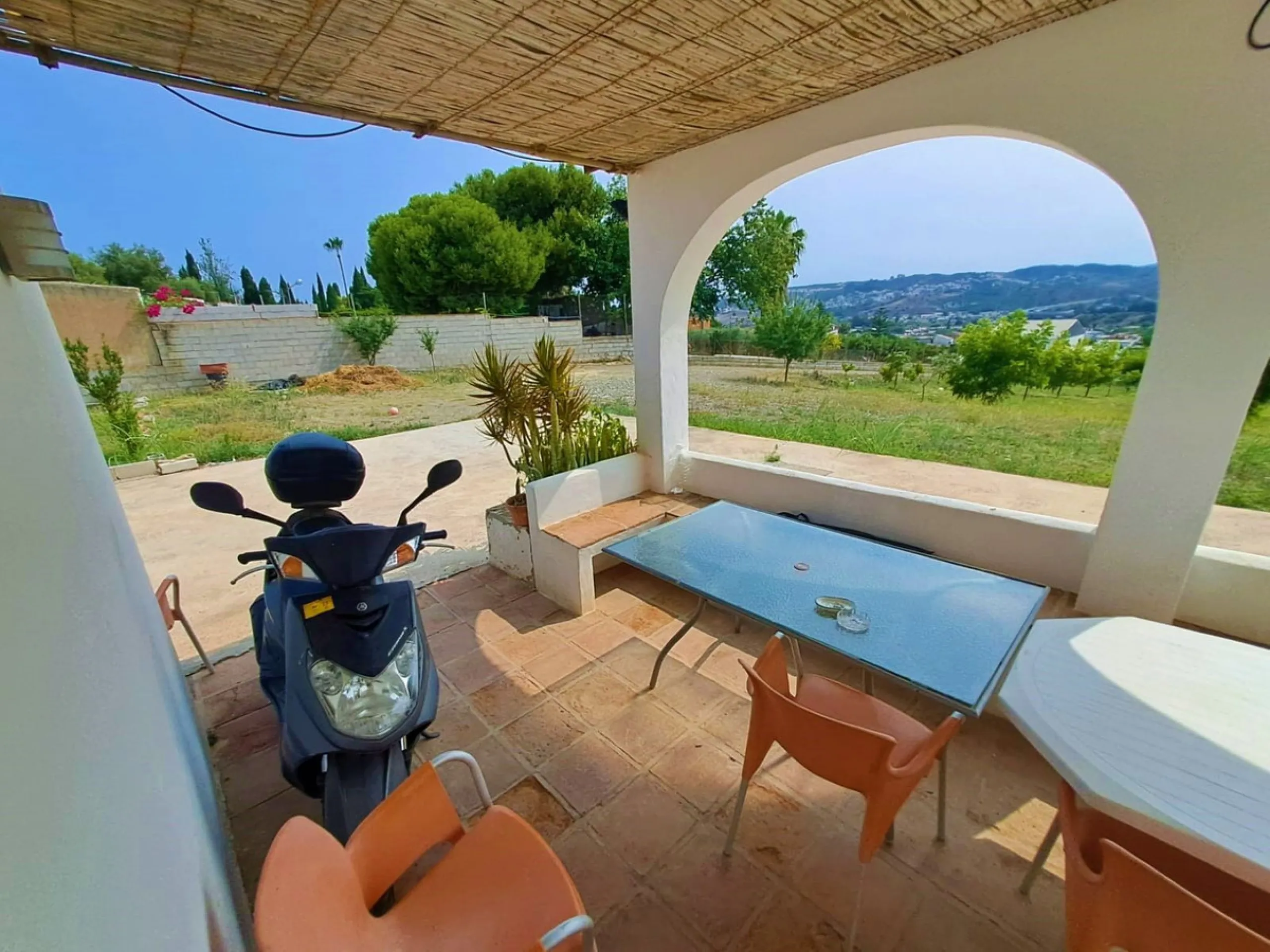 Plot of walnut trees of almost 5.000 m2 next to the Lagunas de Mijas. It is an agricultural property with electricity and water, it has a quarterly water cost of 150 euros fixed, so with 50 euros per month you have all the necessary water for the farm. On
