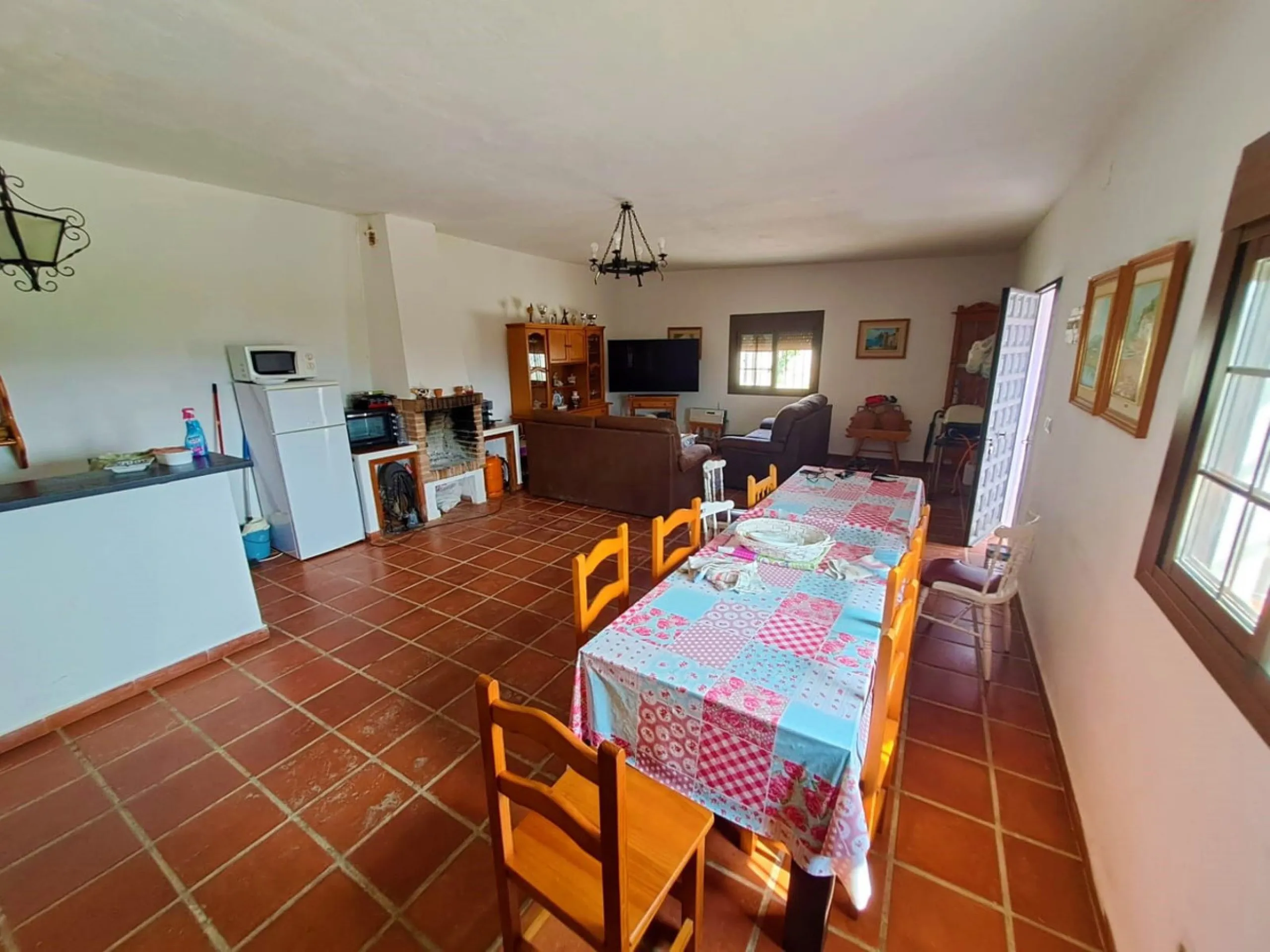 Plot of walnut trees of almost 5.000 m2 next to the Lagunas de Mijas. It is an agricultural property with electricity and water, it has a quarterly water cost of 150 euros fixed, so with 50 euros per month you have all the necessary water for the farm. On