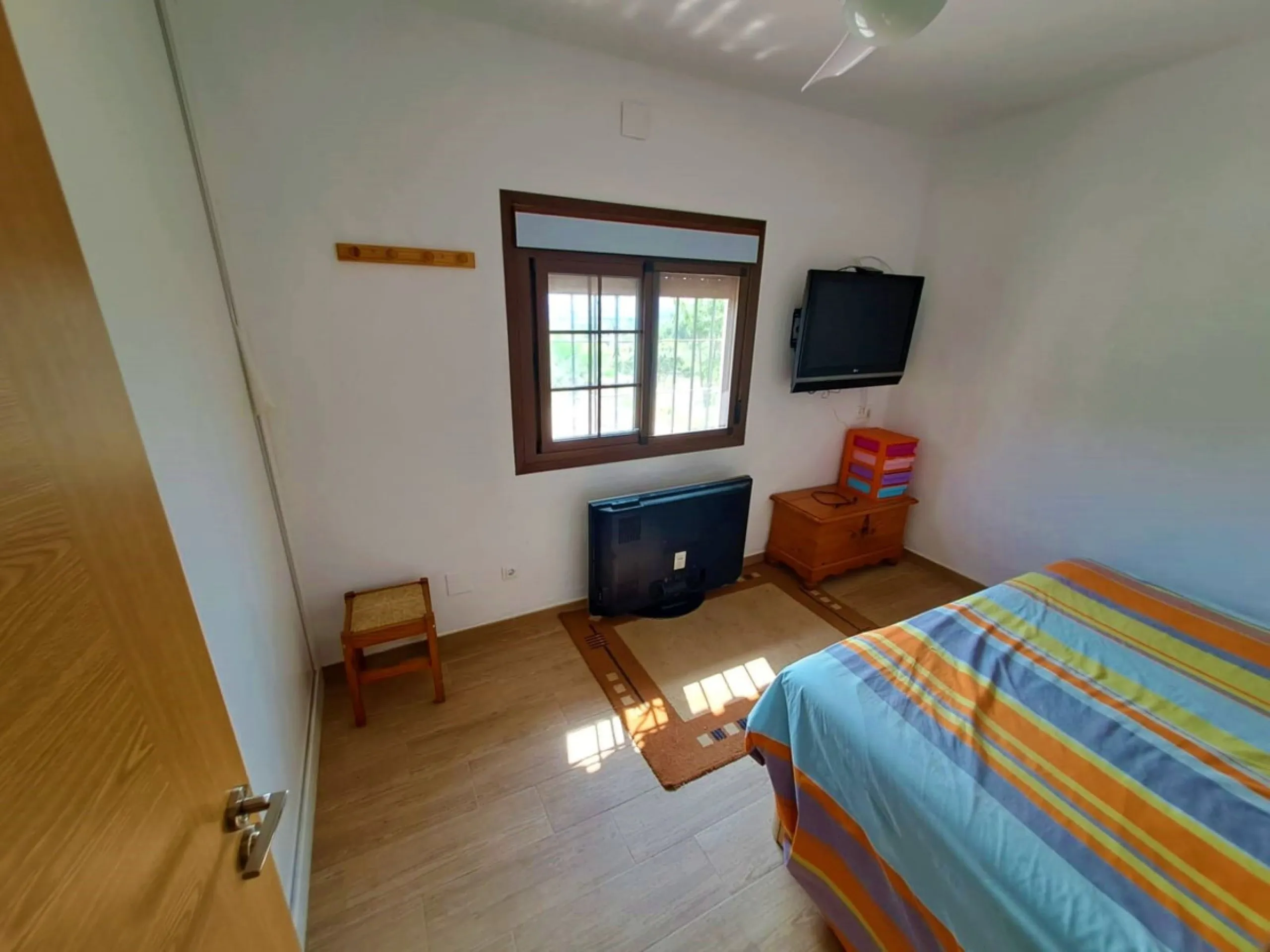 Plot of walnut trees of almost 5.000 m2 next to the Lagunas de Mijas. It is an agricultural property with electricity and water, it has a quarterly water cost of 150 euros fixed, so with 50 euros per month you have all the necessary water for the farm. On