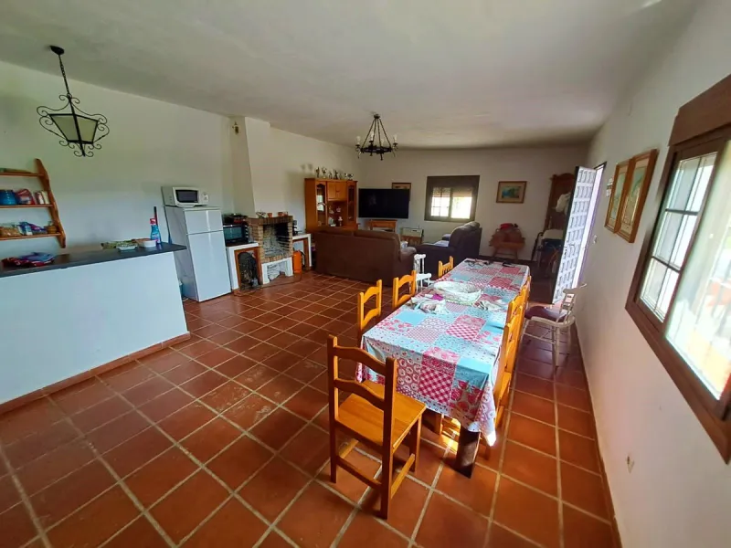 Plot of walnut trees of almost 5.000 m2 next to the Lagunas de Mijas. It is an agricultural property with electricity and water, it has a quarterly water cost of 150 euros fixed, so with 50 euros per month you have all the necessary water for the farm. On