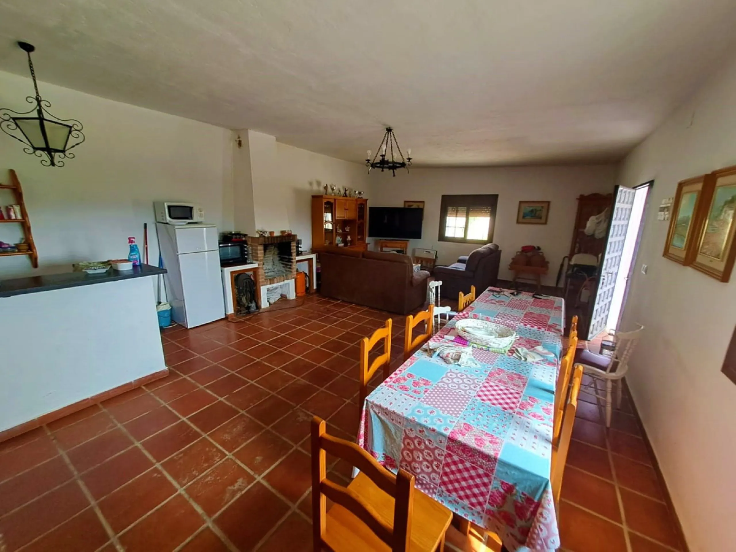 Plot of walnut trees of almost 5.000 m2 next to the Lagunas de Mijas. It is an agricultural property with electricity and water, it has a quarterly water cost of 150 euros fixed, so with 50 euros per month you have all the necessary water for the farm. On