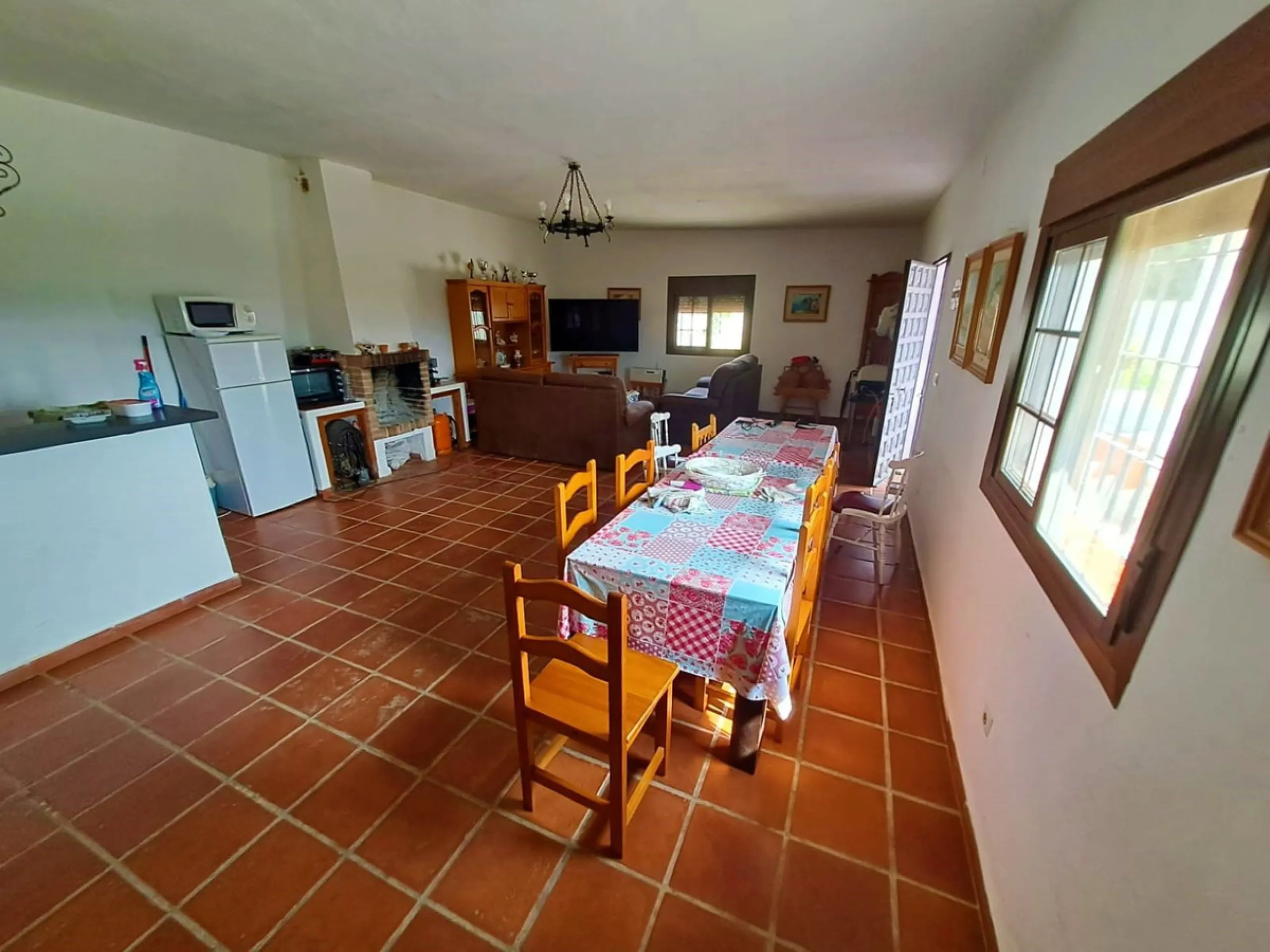 Plot of walnut trees of almost 5.000 m2 next to the Lagunas de Mijas. It is an agricultural property with electricity and water, it has a quarterly water cost of 150 euros fixed, so with 50 euros per month you have all the necessary water for the farm. On