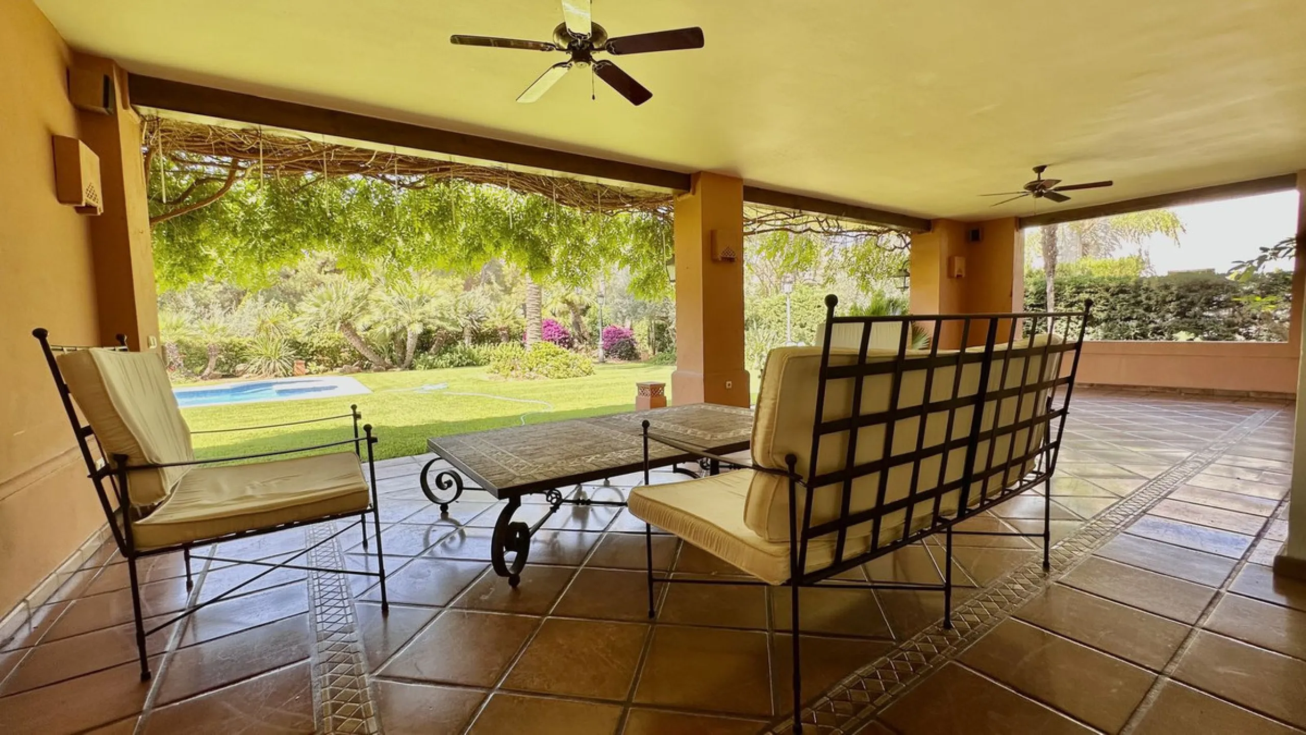 This villa is located in the prestigious and secure community  of Golden Mile Marbella.