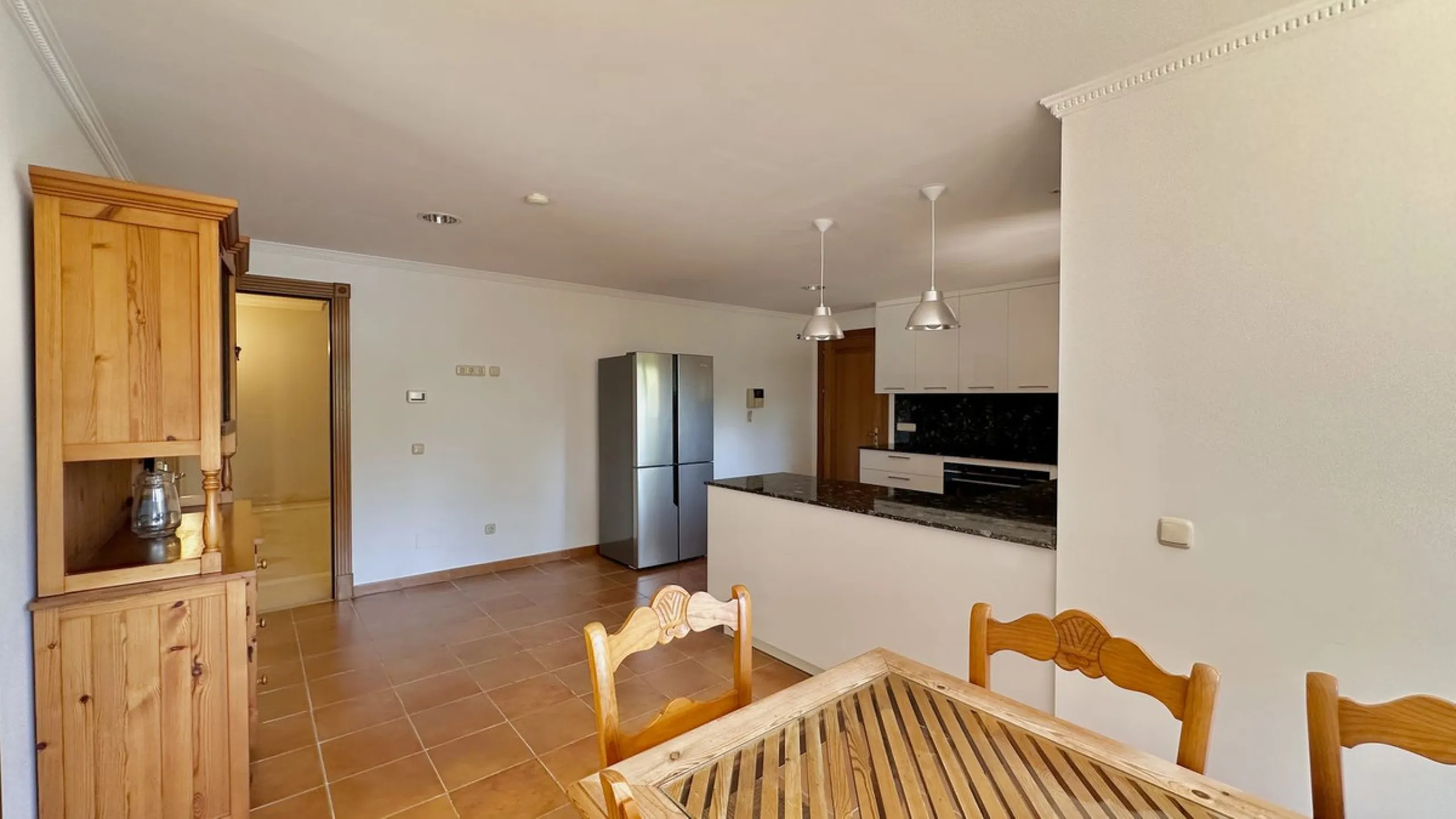 This villa is located in the prestigious and secure community  of Golden Mile Marbella.