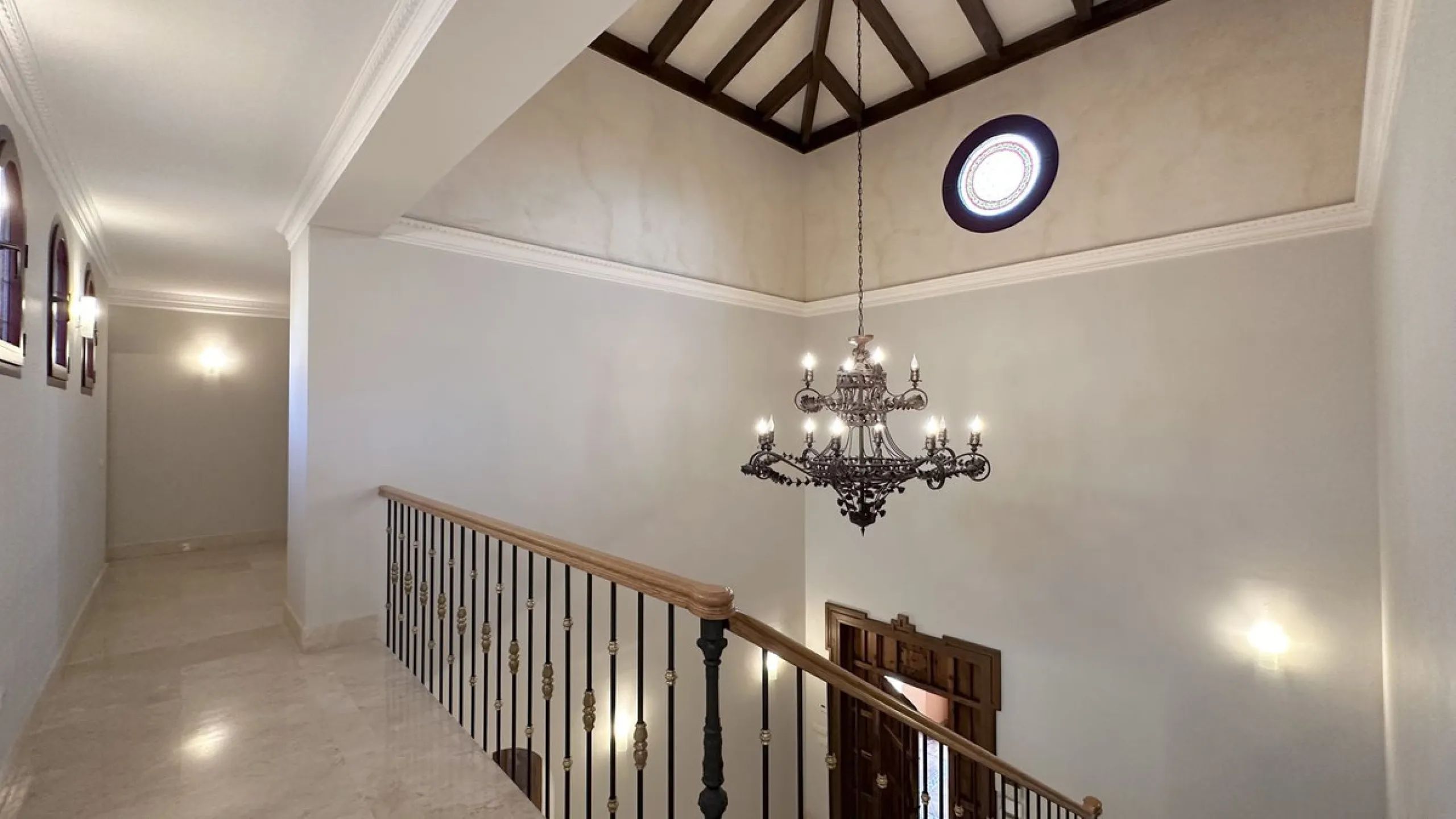 This villa is located in the prestigious and secure community  of Golden Mile Marbella.