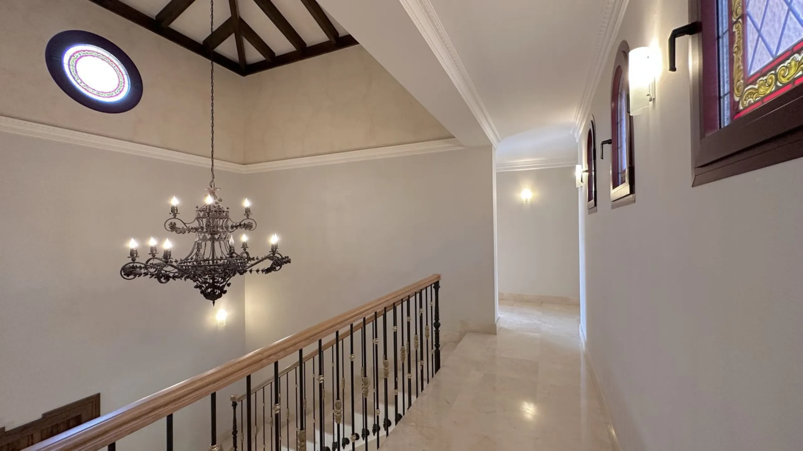 This villa is located in the prestigious and secure community  of Golden Mile Marbella.