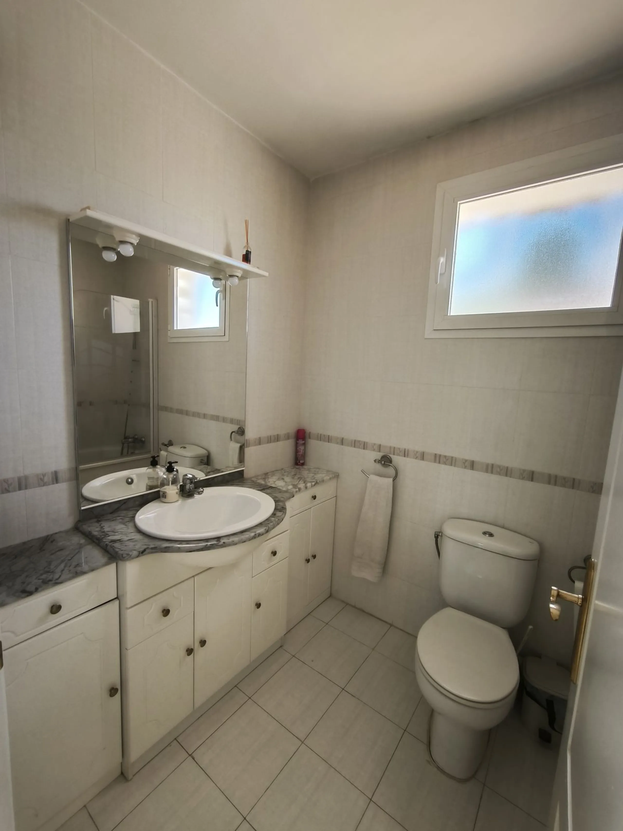 House - Detached Villa в продаже в Mijas, Málaga. В доме 5 спален и 3 ванных комнат. Площадь дома 218 м². Площадь участка 680 м²