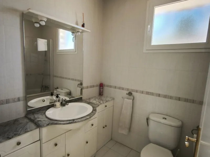 House - Detached Villa в продаже в Mijas, Málaga. В доме 5 спален и 3 ванных комнат. Площадь дома 218 м². Площадь участка 680 м²