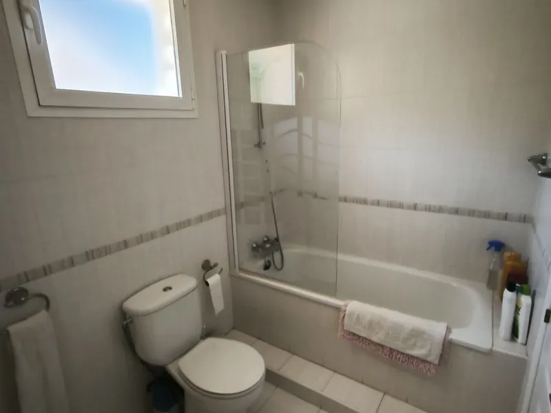 House - Detached Villa в продаже в Mijas, Málaga. В доме 5 спален и 3 ванных комнат. Площадь дома 218 м². Площадь участка 680 м²